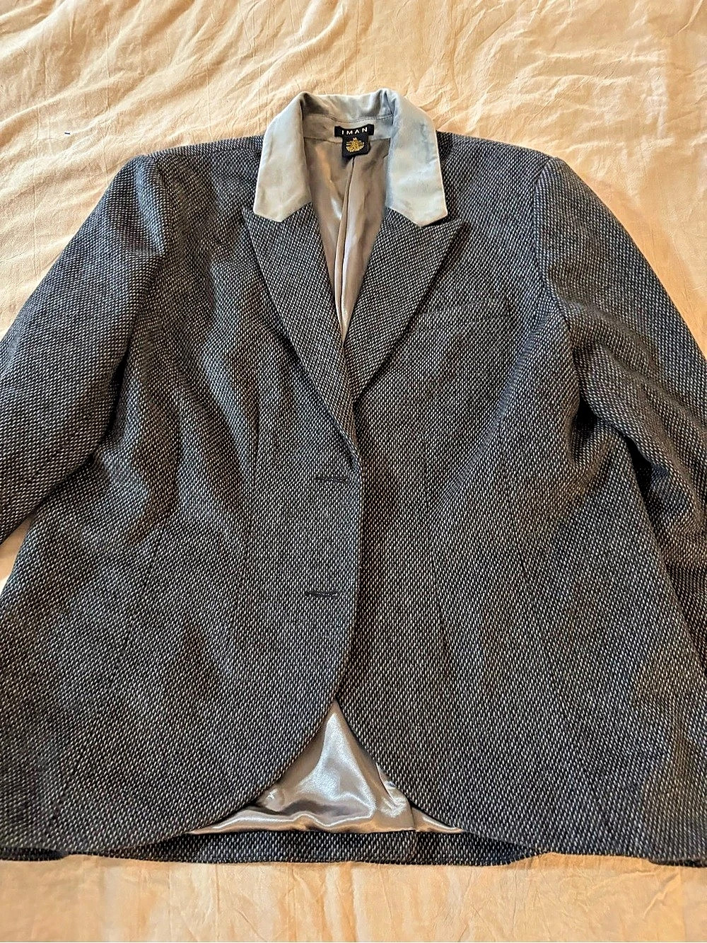 IMAN Women’s Tweed Blazer with Velvet Collar Size XL